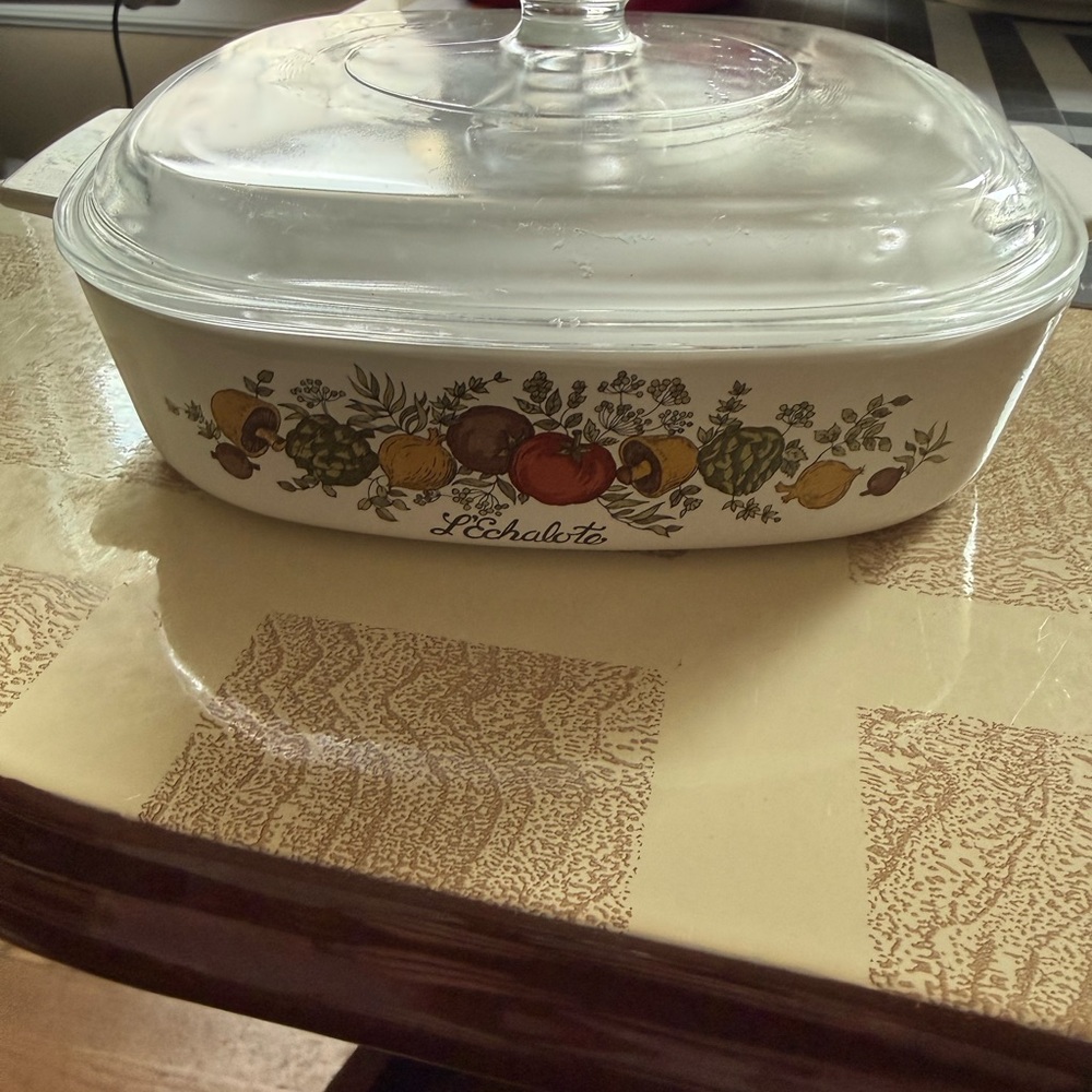 Corning Ware Spice of Life "L'Echalote" casserole dish.